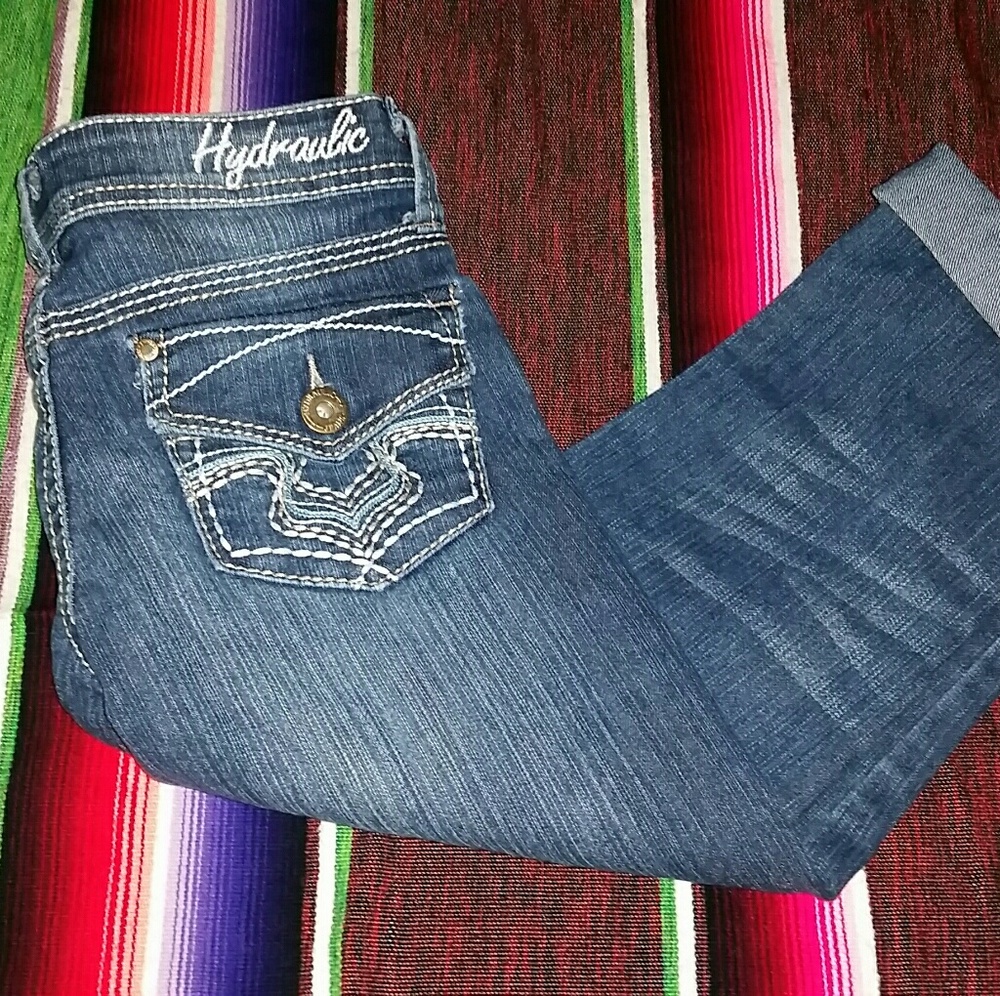 Women's 3/4 Hydraulic Capri Low Rise Jeans